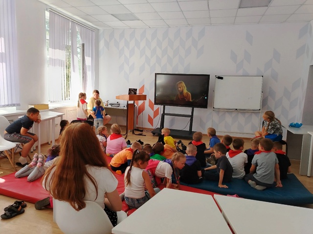 В лагере дневного пребывания «Орлята России» прошел просмотр фильмов "Волшебник изумрудного города..